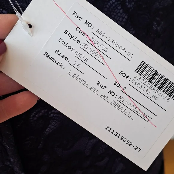 Lace cocktail dress - Picture 4 of 4